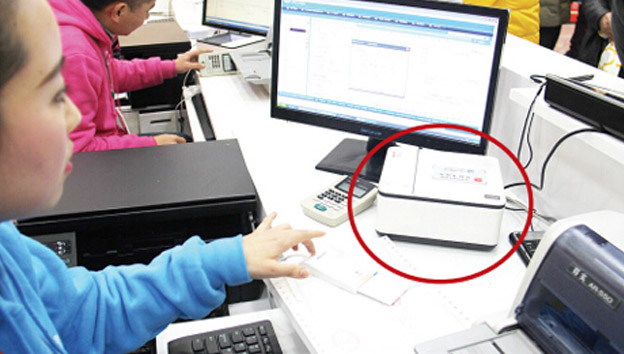 江蘇移動推進電話用戶實名制,配備二代身份證識別設(shè)備 江蘇移動推進電話用戶實名制,配備二代身份證識別設(shè)備