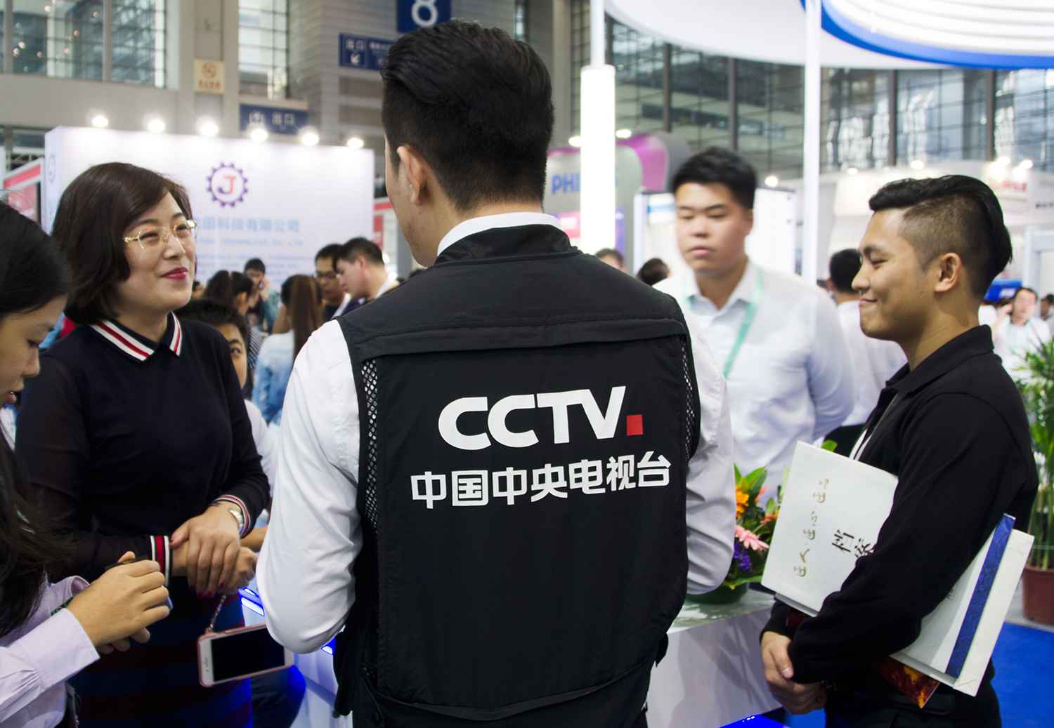 中央電視臺采訪