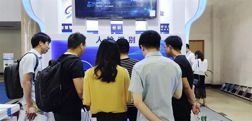 人臉識(shí)別體驗(yàn)區(qū)